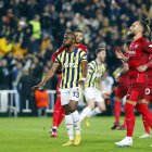 Enner Valencia marcó el único tanto de Fenerbahce.