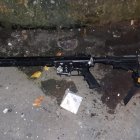 Los criminales utilizaron armamento que algunos ejércitos del mundo también tienen en sus rastrillos.