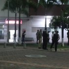 Personal policial acudió al centro hospitalario para verificar lo sucedido.