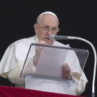 "Me siento cercano al pueblo ecuatoriano y aseguro mi oración por los difuntos y todos los que sufren", dijo Francisco en el Ángelus dominical.