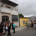 Al establecimiento llegaron agentes policiales para retirar el cadáver e iniciar las indagaciones.