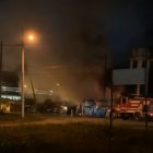 Los conocidos de Ayón quemaron motos de los policías y autos que estaban en una UPC.