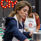 Victoria Patiño (en medio) ganó MasterChef Ecuador.