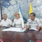 Alcaldesa de Guayaquil reitera que no subirá el precio del pasaje. Pide que la Gobernación reaccione ante el caos de los choferes.