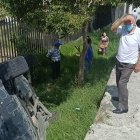 Pareja de esposos de la tercera edad se llevó el susto de sus vidas al volcarse