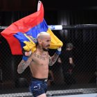 hito Vera resalta con orgullo sus raíces y lleva la bandera a sus combates. Quiere ser el primer luchador ecuatoriano en ser campeón en la UFC.