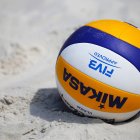 Las víctimas terminaron de jugar un partido de vóley, estaban charlando y les cayeron a plomo.