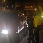 Los conductores han esperado por un buen tiempo a que se abra la vía.