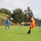 El seleccionador Diego Martínez (i) resaltó el nivel de sus pupilos, que buscarán ser protagonistas del torneo.