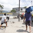 En la Playita del Guasmo, en un muelle donde se venden mariscos, un ataque armado el sábado en la tarde causó susto.