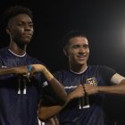Allen Obando (i) y Kendry Páez son los más destacados de la sub-17 de Ecuador.