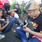 Familiares de la adulta mayor acudieron a la morgue para retirar su cadáver.