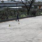 En la escena del delito, agentes de Criminalística recogieron 9 indicios balísticos.