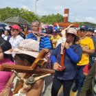 Los peninsulares caminaron con fe para que haya paz en sus localidades.