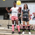 El uniforme titular (i) y alterno (d) que utilizará Ñañas en la Supelriga femenina.