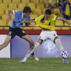 Jair Collahuazo (d) se ha consolidado como titular en la zaga de la Tricolor en el Sudamericano sub-17.