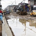 Las obras en la calle Argentina aún no terminan. Las calles lucen llenas de lodo y agua lluvia estancada. Y todavía falta mucho.