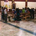 Dos bancas separaban a los cuerpos sin vida de Jenny y