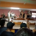 La mujer bailó sobre el féretro donde reposan los restos del hombre asesinado el sábado.