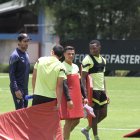 Alexander Alvarado (c) es una de la armas ofensivas de los albos. Lleva tres goles en el torneo nacional.