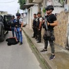 Policías detuvieron al sospechoso de extorsión.