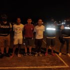 Los presuntos cómplices del menor de edad.