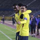 Kendry Páez (d) fue una de las figuras que tuvo Ecuador, en el triunfo ante Chile, en la segunda fecha del hexagonal del Sudamericano sub-17 de Chile.