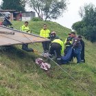 El levantamiento de los cadáveres estuvo a cargo de miembros policiales.