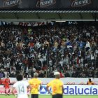 La mayoría de los incidentes durante el encuentro entre Liga de Quito y Barcelona se registraron en la general sur baja.