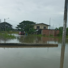 El desbordamiento del río anegó la ciudadela Riberas del Daule.