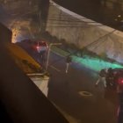 Los tipos, luego de disparar al vehículo, fueron a robarle al conductor.