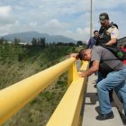 En el puente de El  Chiche se han evitado dos muertes en las últimas dos semanas.