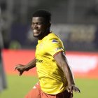 Edison Caicedo y su gol salvador en Aucas ante Guayaquil City.