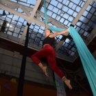 La danza aérea es una de las actividades en las que más gente participa.