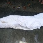 Cuando llegó su esposa, el cuerpo estaba en el agua. No se sabe si pereció ahogado o alguien lo mató.