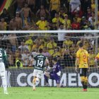 Con un gol de penal, Palmeiras se impone a Barcelona en el primer tiempo.