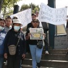 Los padres y el hermano de Cingaña (a la izquierda en la foto) se enteraron recién hace un mes que ella era maltratada por su pareja.