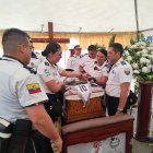 El agente fue despedido con todos los honores.