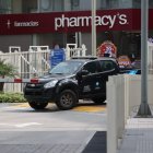 Policías llegaron al parque empresarial. Los detenidos fueron llevados a la Fiscalía.