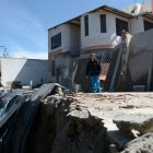 Hace un año ya se cayó  buena parte de la propiedad. El paso está cerrado.