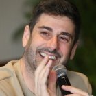 Ramón Melendi Espina, conocido artísticamente como Melendi, es un cantautor y compositor español de música pop y rumba.