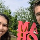 Daniel es el novio de una siamesa comparte pelvis con su hermana.