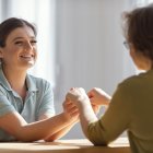 Los padres son los que siempre están para ayudarnos con sus sabios consejos.