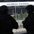 Las instalaciones de la Asamblea Nacional estuvieron resguardados por militares y policías