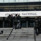 La Asamblea Nacional fue acordonada este miércoles por las Fuerzas Armadas luego de que se emitió el decreto de muerte cruzada.