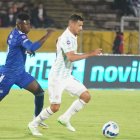 Universidad Católica vence a Emelec en el primer tiempo.