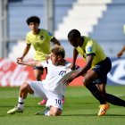 El zaguero Joel Ordóñez (d) tuvo su debut con la Tri sub-20 en la caída ante la selección de Estados Unidos.