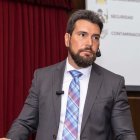 Jan Topic anuncia su candidatura presidencial.