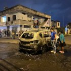 Previo al incendio del vehículo, moradores escucharon detonaciones de arma de fuego.