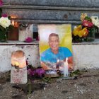 Con estas muestras de cariño, sus allegados recuerdan al difunto.